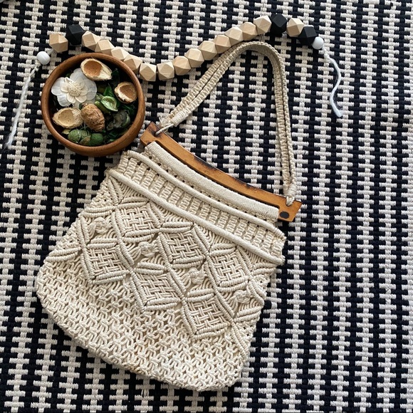 VINTAGE Macrame Crochet Handbag - Picture 2 of 7